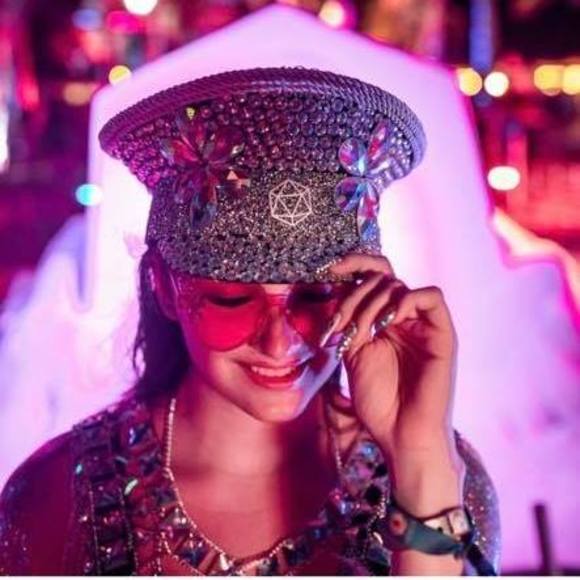 Meet your Posher, Kate - Picture 1 of 1